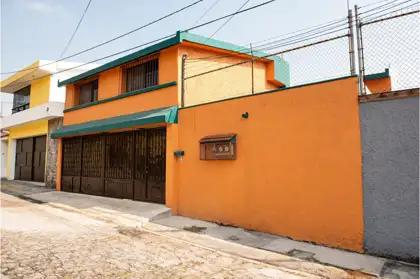 Casa en Venta en Lomas De Tetela, Cuernavaca, Morelos 100-867