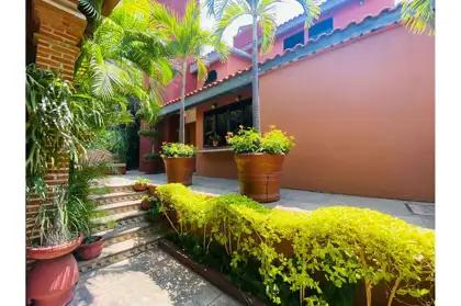 Casa en Venta en Bosques De Palmira, Cuernavaca, Morelos 100-794