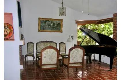 Casa en Venta en Barrio De Santo Domingo, Tepoztlan, Morelos 101-594