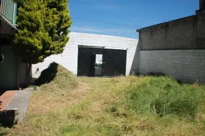 Casa o Jardín con uso de suelo en Venta en Nueva Oxtotitlan, Toluca, Estado de México 102-004