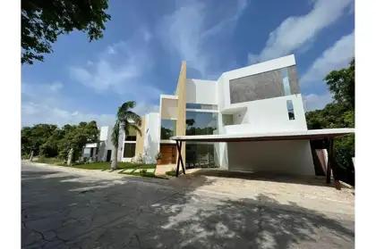 Casa en Venta en Puerto Morelos, Puerto Morelos, Quintana Roo 104-706