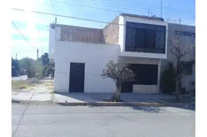Casa en Venta en 28 De Abril, Torreón, Coahuila 100-774
