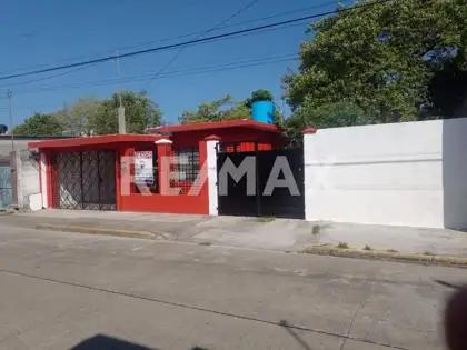 Casa en Venta en Frontera Centro, Centla, Tabasco 108-914